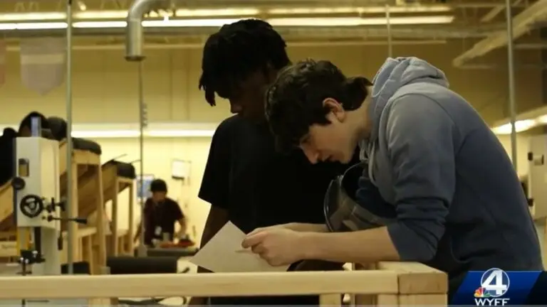 Building construction students learn new skills through partnership